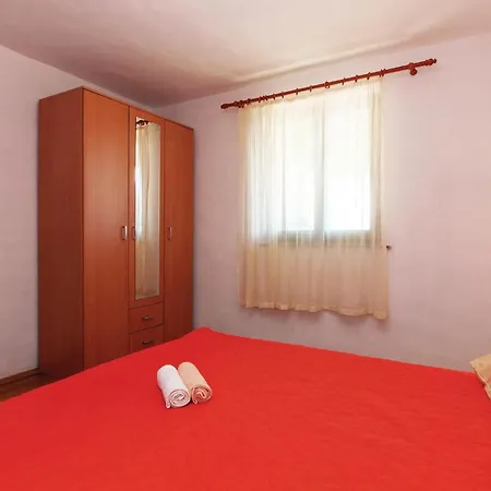 One-bedroom In Apartment *